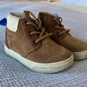Toddler Boys Ugg boots - size US6